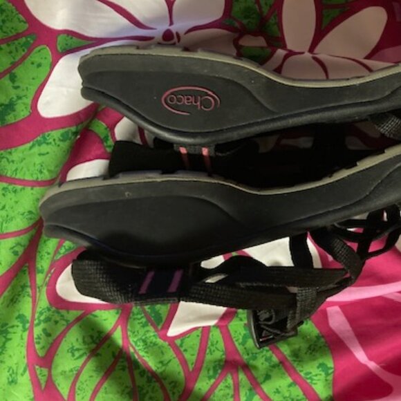 CHACO SLIP IN SANDALS BLACK STRAPPY EXCELLENT CONDITION HAPPY FEET GOOD ALOHA 6M - Picture 9 of 14